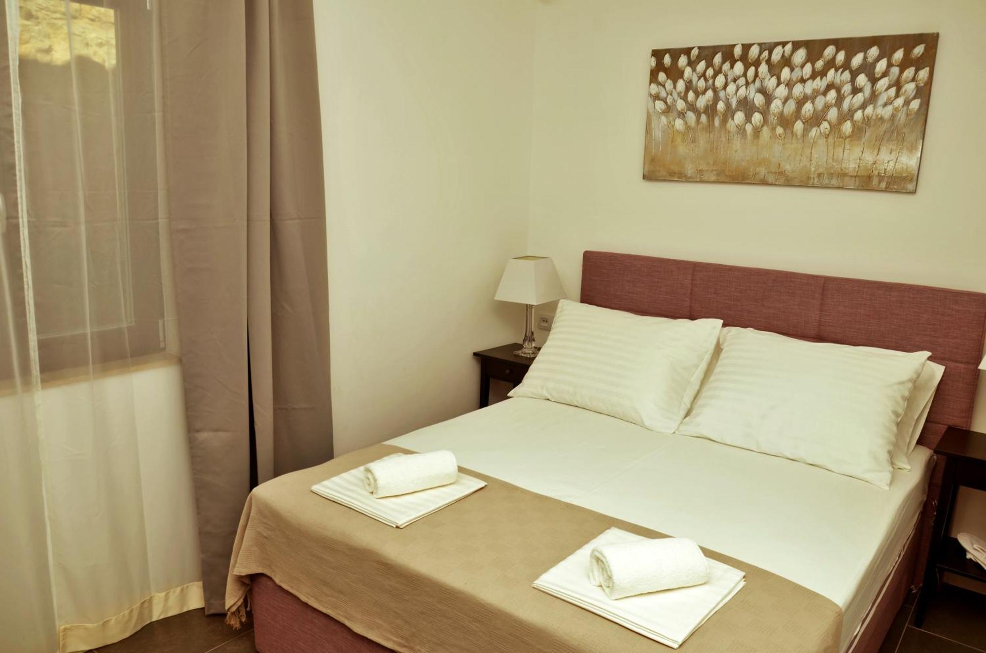 Lozna Residence Postira Luaran gambar