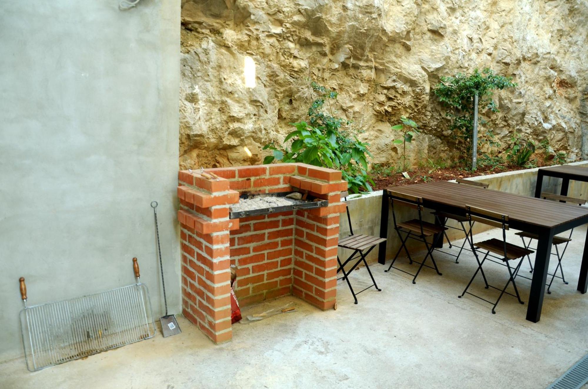 Lozna Residence Postira Luaran gambar