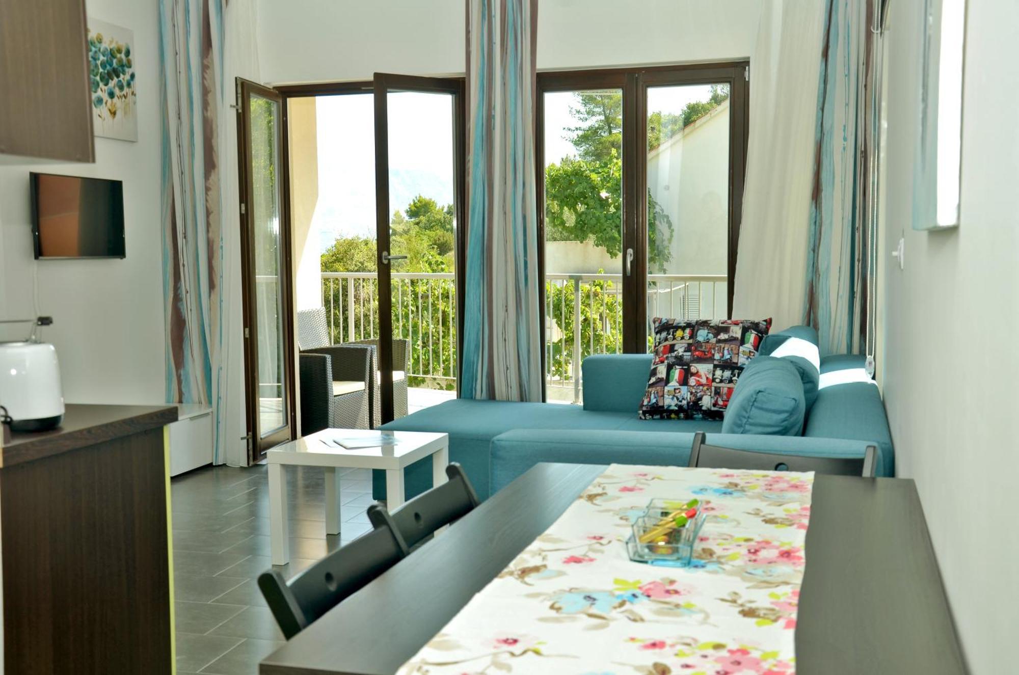 Lozna Residence Postira Luaran gambar