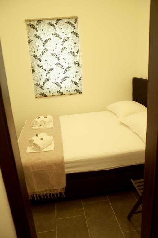 Lozna Residence Postira Luaran gambar