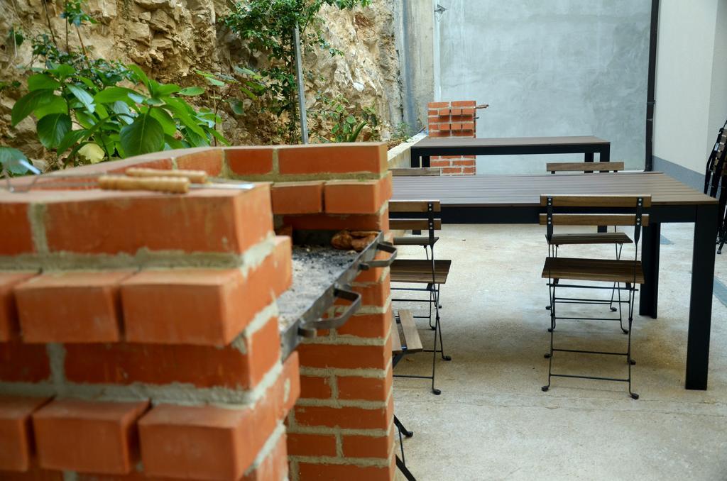 Lozna Residence Postira Luaran gambar