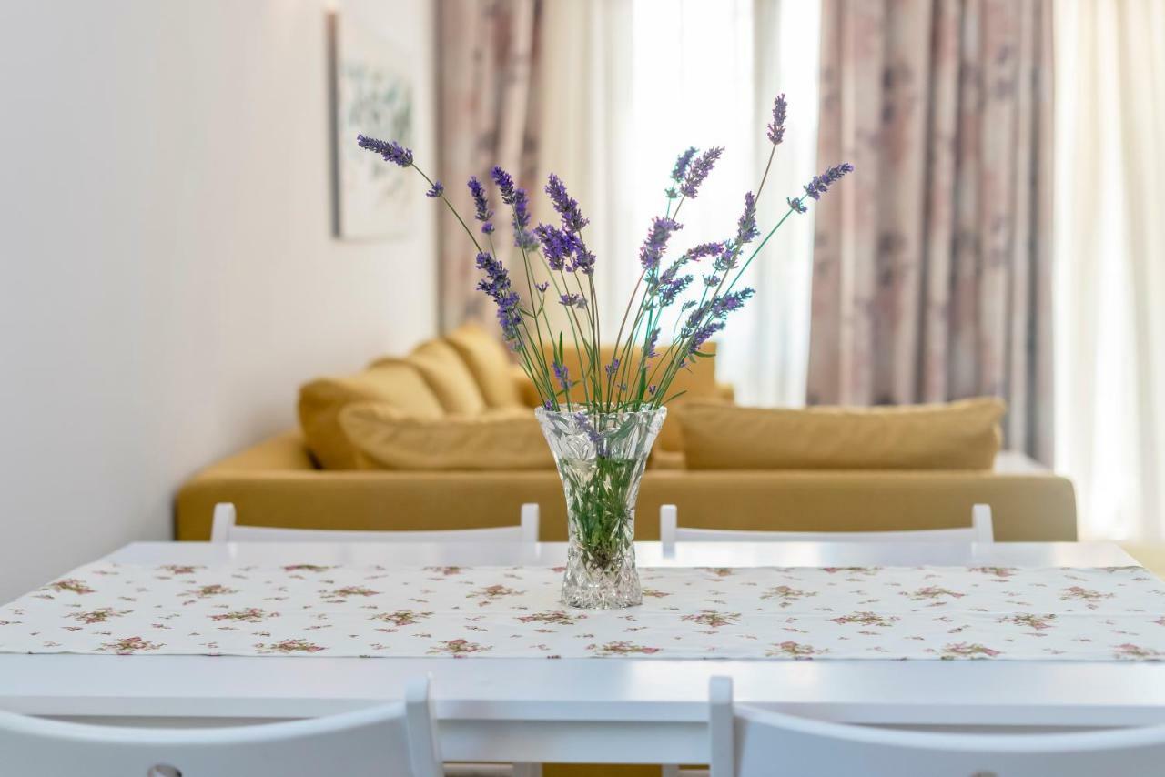 Lozna Residence Postira Luaran gambar
