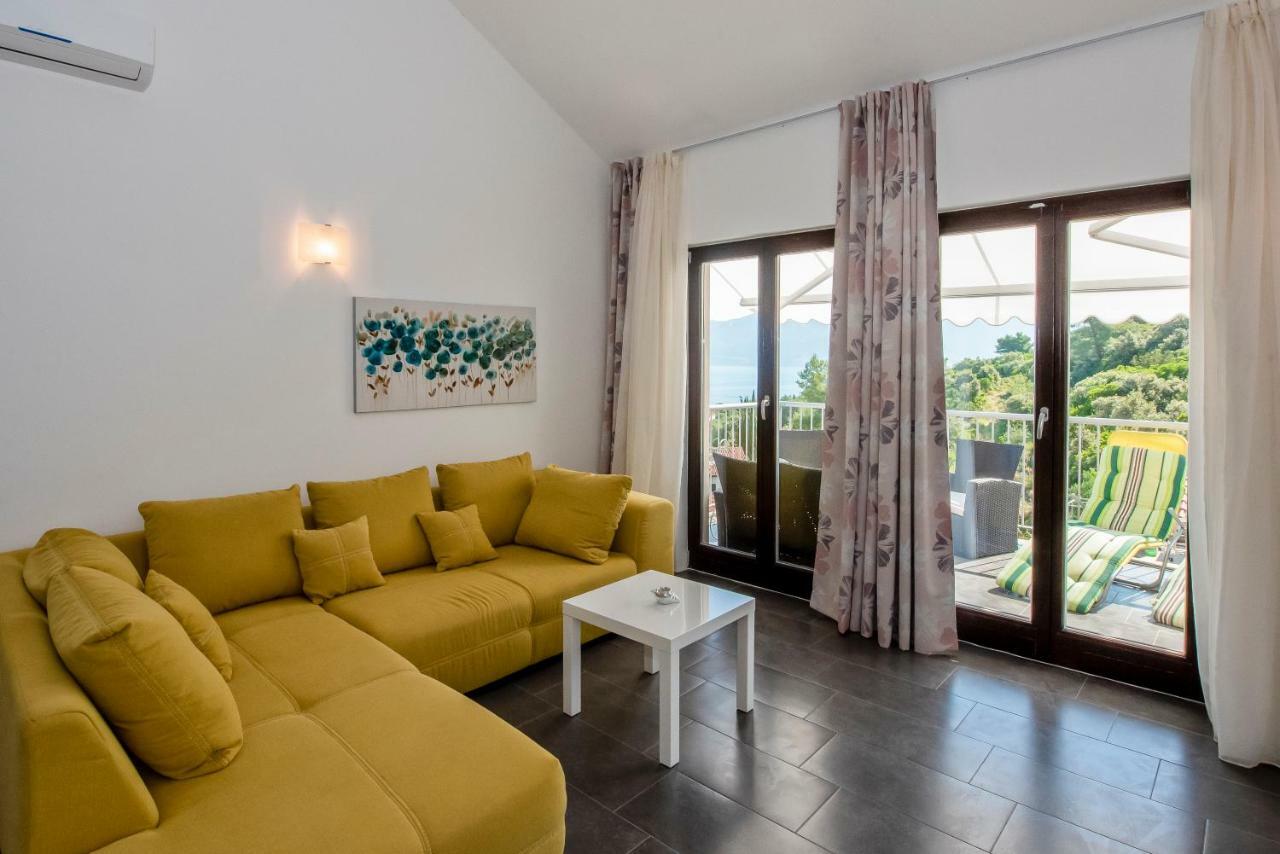 Lozna Residence Postira Luaran gambar